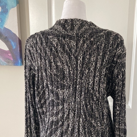 Dana Buchman large sweater v-neck black gray - Picture 9 of 12